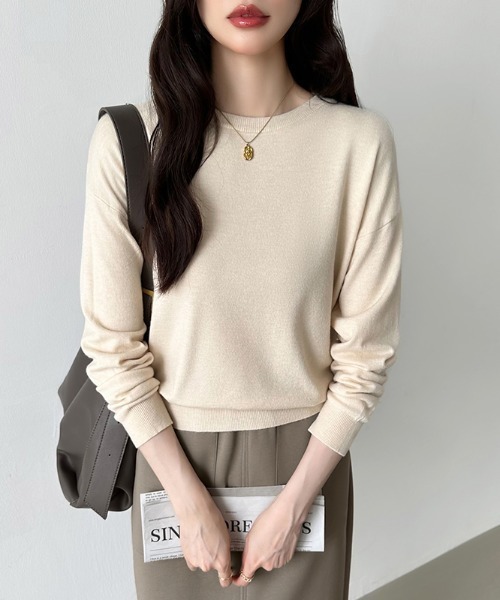 COCOMOMO（ココモモ）の「オンオフ着回せるきれいめニット クルーネックニット 長袖 ヤク風ニット ニット トップス オフィスカジュアル ジャケット合わせ 春服 秋服 冬服（ニット/セーター・レディース・ピンク/レッド/ホワイト/イエロー系/ネイビー/ベージュ/ライトブラウン/ブラック/テラコッタ/グリーン/グレー/ブラウン/パープル・FREE）」の7枚目の写真