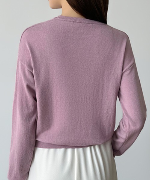 COCOMOMO（ココモモ）の「オンオフ着回せるきれいめニット クルーネックニット 長袖 ヤク風ニット ニット トップス オフィスカジュアル ジャケット合わせ 春服 秋服 冬服（ニット/セーター・レディース・ピンク/レッド/ホワイト/イエロー系/ネイビー/ベージュ/ライトブラウン/ブラック/テラコッタ/グリーン/グレー/ブラウン/パープル・FREE）」の14枚目の写真