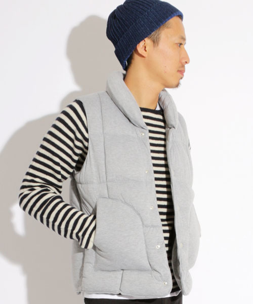 Denime（ドゥニーム）の「天竺起毛中綿ベスト（ダウンベスト・メンズ・グレー/ネイビー/オートミール/ブラック・MEDIUM/X-LARGE/LARGE）」の3枚目の写真