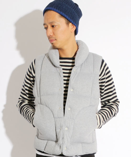 Denime（ドゥニーム）の「天竺起毛中綿ベスト（ダウンベスト・メンズ・グレー/ネイビー/オートミール/ブラック・MEDIUM/X-LARGE/LARGE）」の16枚目の写真