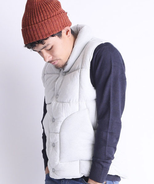 Denime（ドゥニーム）の「天竺起毛中綿ベスト（ダウンベスト・メンズ・グレー/ネイビー/オートミール/ブラック・MEDIUM/X-LARGE/LARGE）」の5枚目の写真