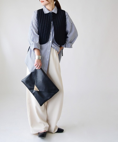 and it_（アンドイット）の「キルティングショートジレ（ベスト・レディース・ダークベージュ/アイボリー/カーキ/ブラック・M-L）」の9枚目の写真