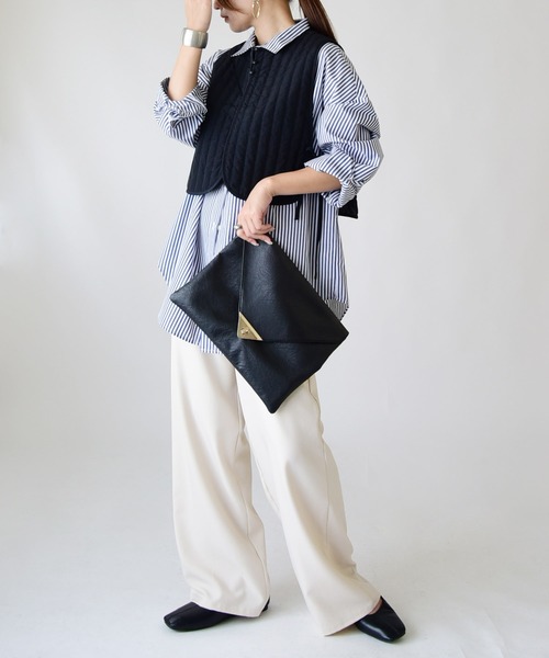 and it_（アンドイット）の「キルティングショートジレ（ベスト・レディース・ダークベージュ/アイボリー/カーキ/ブラック・M-L）」の11枚目の写真