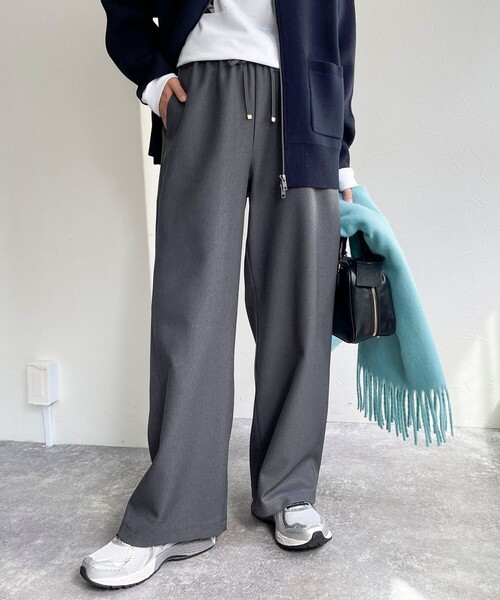 fredy emue（フレディエミュ）の「ソフトポリツイルストレートイージーパンツ（その他パンツ・レディース・ブラック/オフホワイト/チャコールグレー/ベージュ・34/36/38）」の3枚目の写真