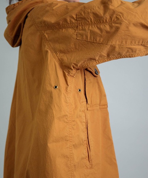 OMNIGOD（オムニゴッド）の「[OMNIGOD womens / オムニゴッド] ダウンプルーフ ミリタリーフーディー（マウンテンパーカー・レディース・オリーブ/イエロー/ベージュ・0）」の6枚目の写真