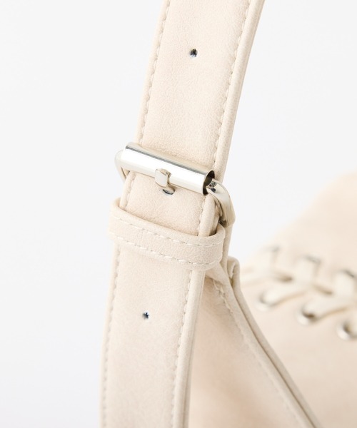 one after another NICE CLAUP(ワンアフターアナザーナイスクラップ)の「レースアップドロストバッグ(ショルダーバッグ・レディース・ダークブラウン/サックスブルー/アイボリー・FREE)」の15枚目の写真