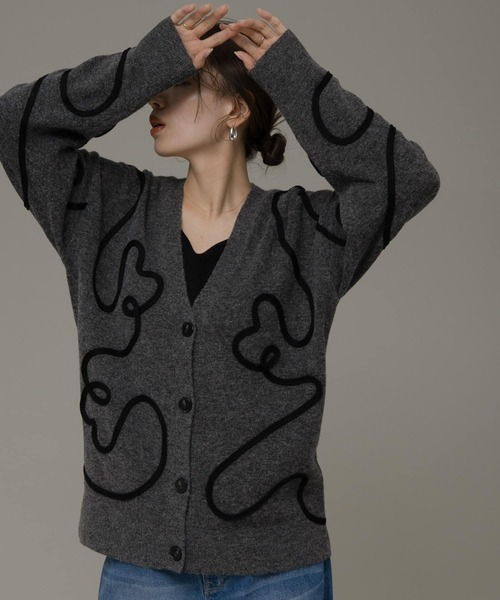 URBAN RESEARCH Sonny Label（アーバンリサーチサニーレーベル）の「コード刺繍Vネックカーディガン（カーディガン/ボレロ・レディース・ブラック/ベージュ/グレー・FREE）」の12枚目の写真