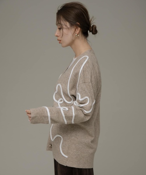 URBAN RESEARCH Sonny Label（アーバンリサーチサニーレーベル）の「コード刺繍Vネックカーディガン（カーディガン/ボレロ・レディース・ブラック/ベージュ/グレー・FREE）」の20枚目の写真