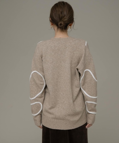 URBAN RESEARCH Sonny Label（アーバンリサーチサニーレーベル）の「コード刺繍Vネックカーディガン（カーディガン/ボレロ・レディース・ブラック/ベージュ/グレー・FREE）」の22枚目の写真