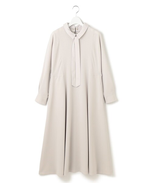 23区 L(ニジュウサンクオオキイサイズ)の「【VERYコラボ】トリアセダブルジョーゼット つけ襟 ボウタイワンピース(ワンピース・レディース・ベージュ系/ネイビー系・44/46/48/50)」の12枚目の写真