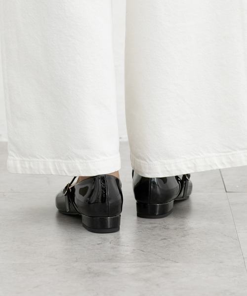 Honeys（ハニーズ）の「ベルト付ポインテッドパンプス（パンプス・レディース・イエロー/ブラック/ブラック系その他/シルバー・23.0/23.5/24.0/22.5/24.5）」の8枚目の写真