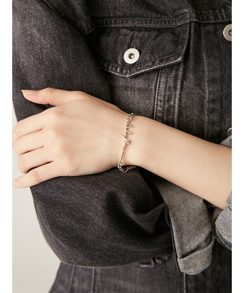 LILY BROWN(リリーブラウン)の「LILY BROWNロゴブレス(ブレスレット・レディース・ゴールド/シルバー・FREE)」の7枚目の写真