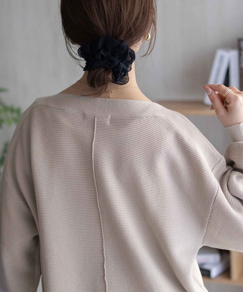 HusHusH（ハッシュアッシュ）の「HusHusH 袖ボリュームプルオーバー（ニット/セーター・レディース・イエロー系/ネイビー系/グレイッシュベージュ・M/L）」の15枚目の写真