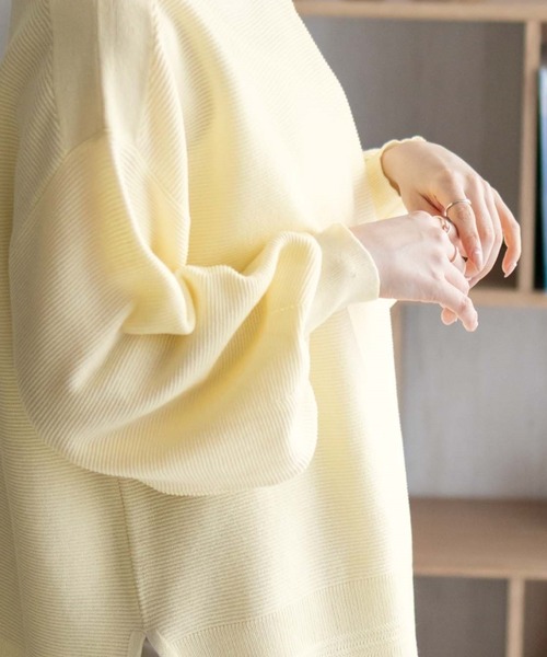 HusHusH（ハッシュアッシュ）の「HusHusH 袖ボリュームプルオーバー（ニット/セーター・レディース・イエロー系/ネイビー系/グレイッシュベージュ・M/L）」の20枚目の写真