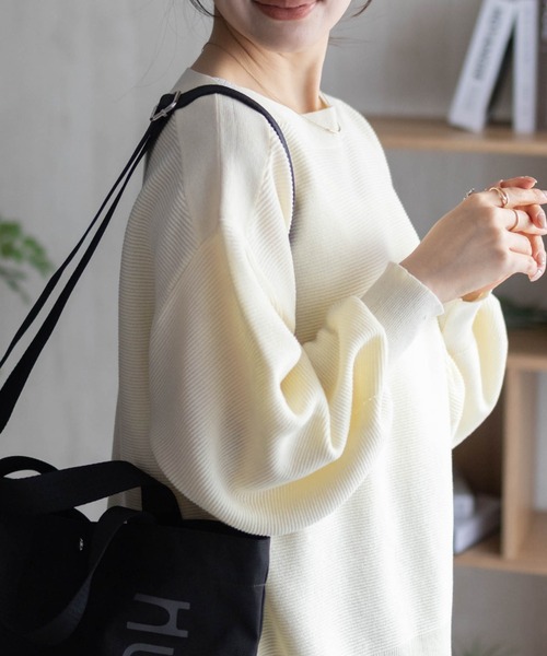 HusHusH（ハッシュアッシュ）の「HusHusH 袖ボリュームプルオーバー（ニット/セーター・レディース・イエロー系/ネイビー系/グレイッシュベージュ・M/L）」の17枚目の写真