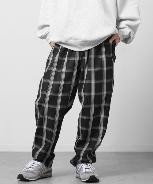 ZIP FIVE(ジップファイブ)の「【ZIP FIVE】 TCツイル ワイド シェフパンツ チェック / ストライプ / レオパード(チノパンツ・メンズ・アイボリー/ブラック/オリーブ/ホワイト×ブルー/レオパード/ストライプ/ブラック系・MEDIUM/LARGE/X-LARGE)」の5枚目の写真