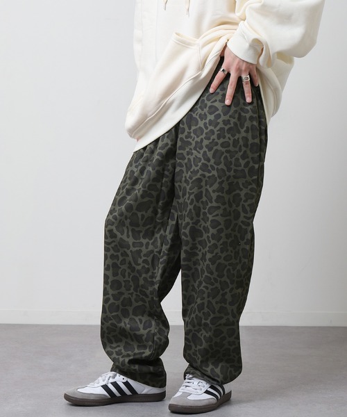 ZIP FIVE(ジップファイブ)の「【ZIP FIVE】 TCツイル ワイド シェフパンツ チェック / ストライプ / レオパード(チノパンツ・メンズ・アイボリー/ブラック/オリーブ/ホワイト×ブルー/レオパード/ストライプ/ブラック系・MEDIUM/LARGE/X-LARGE)」の6枚目の写真