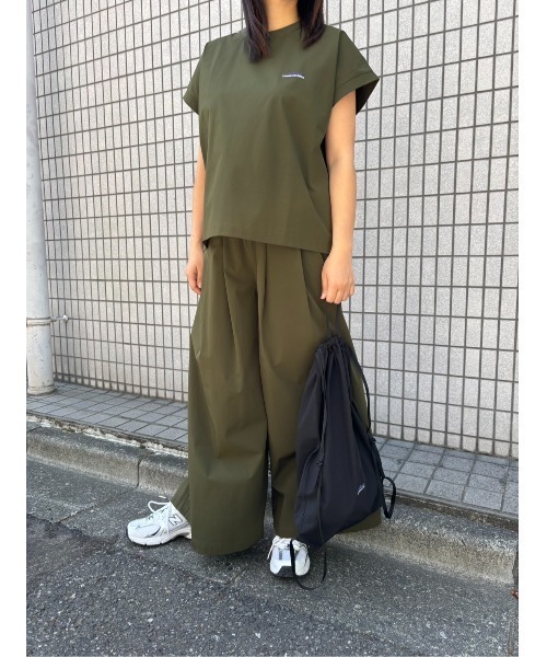 美品 THOUSAND MILE オリーブ ポロシャツ パンツ セットアップ 美品 THOUSAND MILE オリーブ ポロシャツ パンツ セットアップ