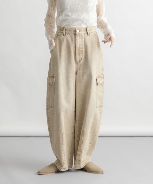 KBF（ケイビーエフ）の「カーブカーゴデニム（デニムパンツ・レディース・ブルー/ベージュ・38/36）」の16枚目の写真