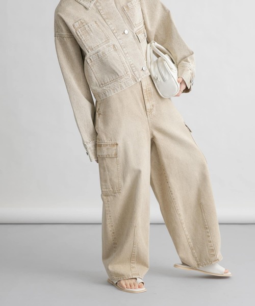 KBF（ケイビーエフ）の「カーブカーゴデニム（デニムパンツ・レディース・ブルー/ベージュ・38/36）」の20枚目の写真