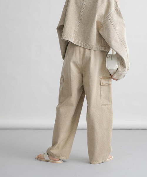 KBF（ケイビーエフ）の「カーブカーゴデニム（デニムパンツ・レディース・ブルー/ベージュ・38/36）」の22枚目の写真