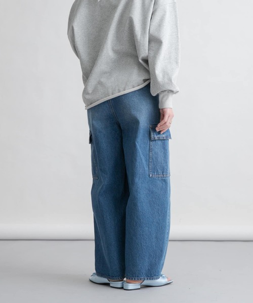 KBF（ケイビーエフ）の「カーブカーゴデニム（デニムパンツ・レディース・ブルー/ベージュ・38/36）」の4枚目の写真