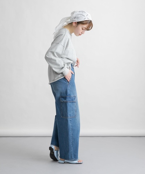 KBF（ケイビーエフ）の「カーブカーゴデニム（デニムパンツ・レディース・ブルー/ベージュ・38/36）」の6枚目の写真