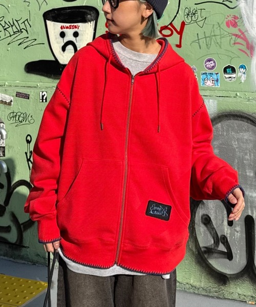 CIAOPANIC TYPY(チャオパニックティピー)の「【SOUNDS GOOOOD / サウンズグッド】ハンドステッチZIPパーカー(パーカー・メンズ・オフホワイト/レッド・ONE SIZE)」の1枚目の写真