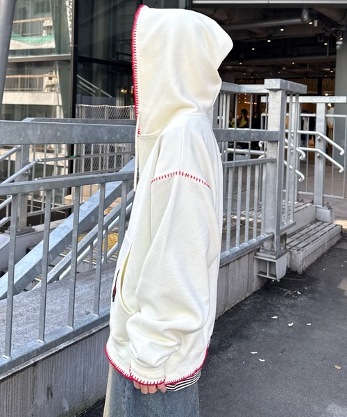 CIAOPANIC TYPY(チャオパニックティピー)の「【SOUNDS GOOOOD / サウンズグッド】ハンドステッチZIPパーカー(パーカー・メンズ・オフホワイト/レッド・ONE SIZE)」の12枚目の写真
