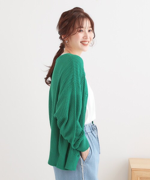 SHOO・LA・RUE（シューラルー）の「【洗える】ざっくり編みが大人かわいい キーネックカーディガン（カーディガン/ボレロ・レディース・ナチュラル/グリーン/キャメル・01/02/03/04）」の5枚目の写真