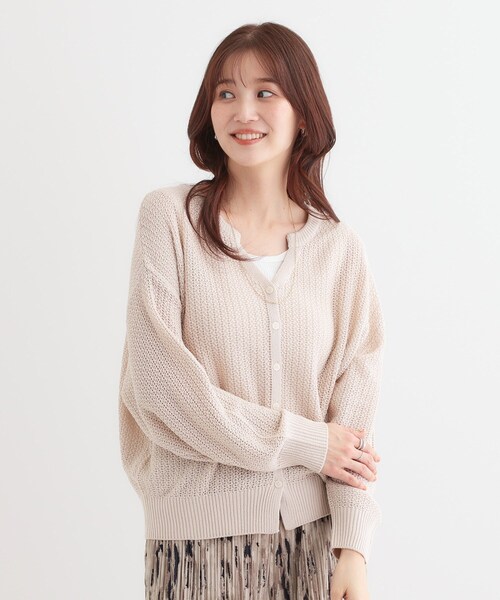 SHOO・LA・RUE（シューラルー）の「【洗える】ざっくり編みが大人かわいい キーネックカーディガン（カーディガン/ボレロ・レディース・ナチュラル/グリーン/キャメル・01/02/03/04）」の12枚目の写真