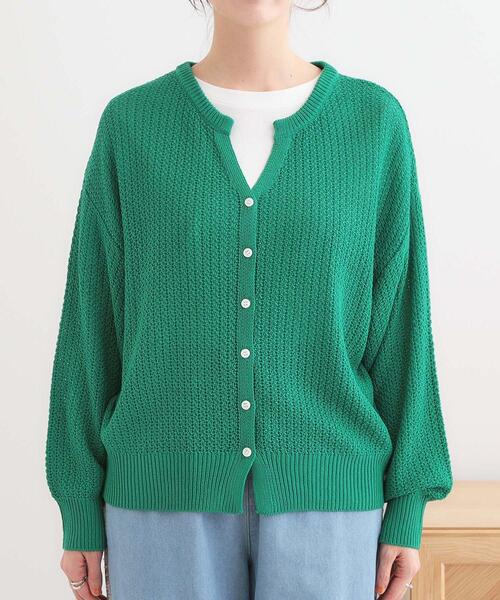 SHOO・LA・RUE（シューラルー）の「【洗える】ざっくり編みが大人かわいい キーネックカーディガン（カーディガン/ボレロ・レディース・ナチュラル/グリーン/キャメル・01/02/03/04）」の16枚目の写真