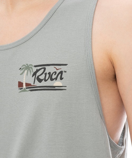 RVCA(ルーカ)の「RVCA メンズ EXOTICA TANK タンクトップ 【2025年春夏モデル】/ルーカバックプリントタンクトップ(タンクトップ・メンズ・グリーン系その他・SMALL/MEDIUM/LARGE/X-LARGE)」の3枚目の写真
