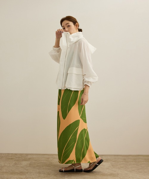 ROPE'(ロペ)の「ビスコースリネン ライトマウンテンパーカー【一部セットアップ対応】/洗える(ブルゾン・レディース・ネイビー/オフホワイト・36/38)」の3枚目の写真