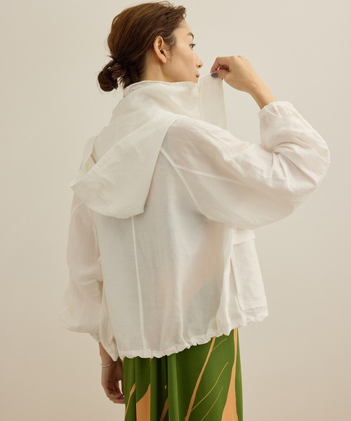 ROPE'(ロペ)の「ビスコースリネン ライトマウンテンパーカー【一部セットアップ対応】/洗える(ブルゾン・レディース・ネイビー/オフホワイト・36/38)」の5枚目の写真