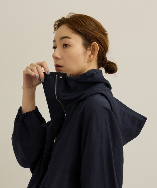 ROPE'(ロペ)の「ビスコースリネン ライトマウンテンパーカー【一部セットアップ対応】/洗える(ブルゾン・レディース・ネイビー/オフホワイト・36/38)」の9枚目の写真