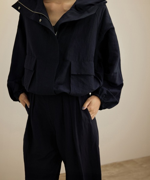 ROPE'(ロペ)の「ビスコースリネン ライトマウンテンパーカー【一部セットアップ対応】/洗える(ブルゾン・レディース・ネイビー/オフホワイト・36/38)」の10枚目の写真