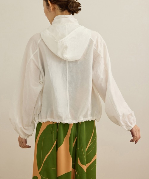 ROPE'(ロペ)の「ビスコースリネン ライトマウンテンパーカー【一部セットアップ対応】/洗える(ブルゾン・レディース・ネイビー/オフホワイト・36/38)」の13枚目の写真