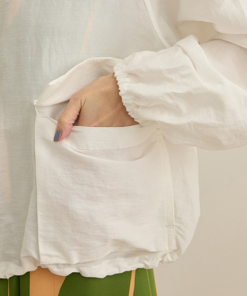 ROPE'(ロペ)の「ビスコースリネン ライトマウンテンパーカー【一部セットアップ対応】/洗える(ブルゾン・レディース・ネイビー/オフホワイト・36/38)」の17枚目の写真