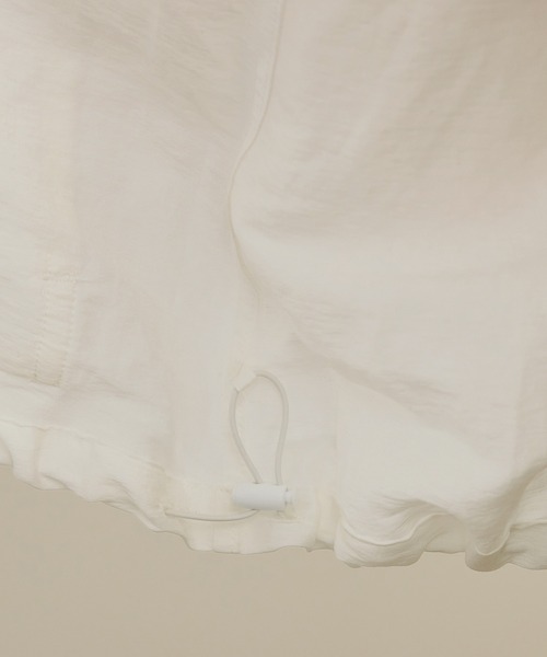 ROPE'(ロペ)の「ビスコースリネン ライトマウンテンパーカー【一部セットアップ対応】/洗える(ブルゾン・レディース・ネイビー/オフホワイト・36/38)」の19枚目の写真