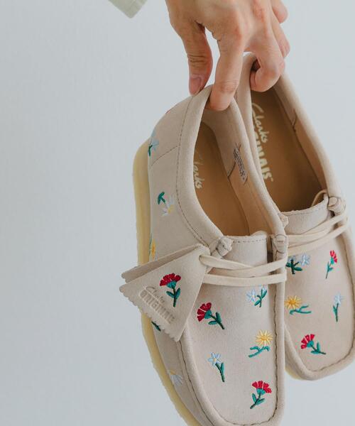 Clarks（クラークス）の「Clarks　Wallabee Emb（その他シューズ・レディース・ピンク系その他・4.5/5/5.5）」の2枚目の写真