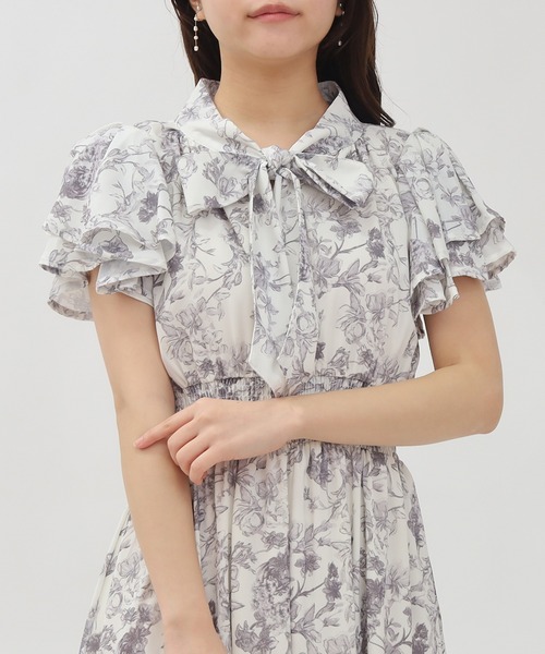 ASTORIA ODIER（アストリアオディール）の「花柄リボンタイワンピース（ワンピース・レディース・ブルー/ライトグレー・SMALL/MEDIUM）」の11枚目の写真