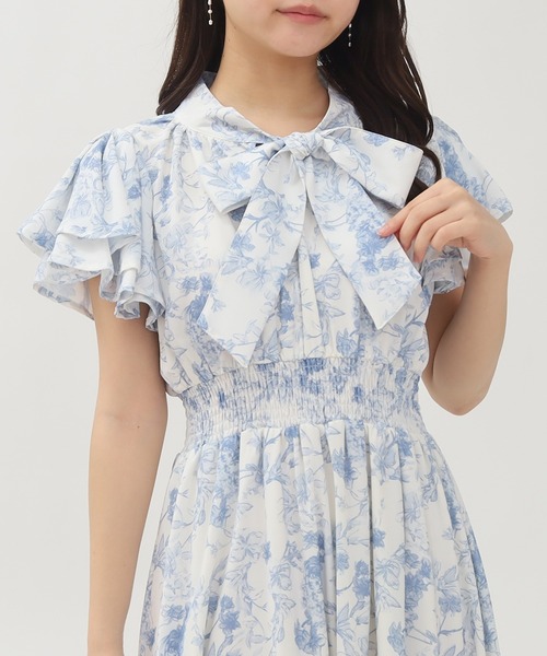 ASTORIA ODIER（アストリアオディール）の「花柄リボンタイワンピース（ワンピース・レディース・ブルー/ライトグレー・SMALL/MEDIUM）」の5枚目の写真