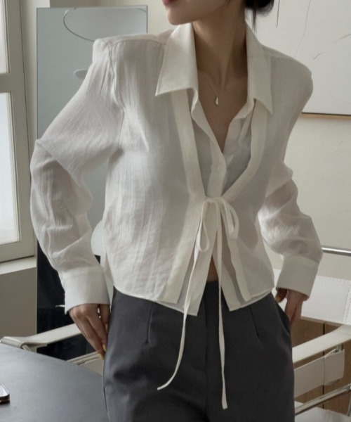 Vipoa(ヴィポア)の「front design shirt(シャツ/ブラウス・レディース・ホワイト/ブラック・FREE)」の1枚目の写真
