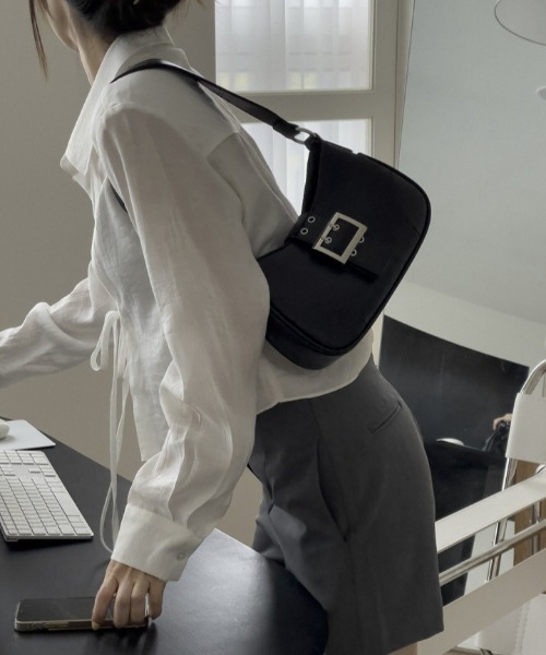 Vipoa(ヴィポア)の「front design shirt(シャツ/ブラウス・レディース・ホワイト/ブラック・FREE)」の5枚目の写真