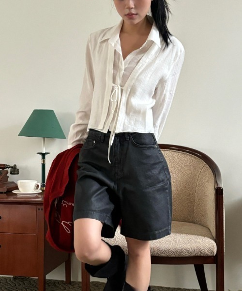 Vipoa(ヴィポア)の「front design shirt(シャツ/ブラウス・レディース・ホワイト/ブラック・FREE)」の12枚目の写真