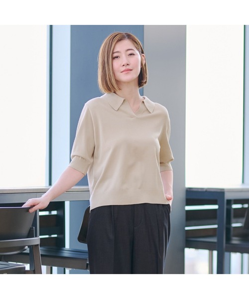 AOYAMA(アオヤマ)の「【接触冷感・UVカット】自宅で洗える!きれいめニットポロ/ベージュ/半袖|通勤&オフィス&入卒&セレモニー&オケージョン|(Tシャツ/カットソー・レディース・ライトベージュ・S/M/L/LL)」の4枚目の写真
