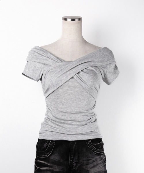 me+em select(ミームセレクト)の「【 2color 】オフショルドレープクロスギャザリングTシャツ /off shoulder draped cross gatherimg T-shirt(Tシャツ/カットソー・レディース・グレー/ブラック・FREE)」の19枚目の写真