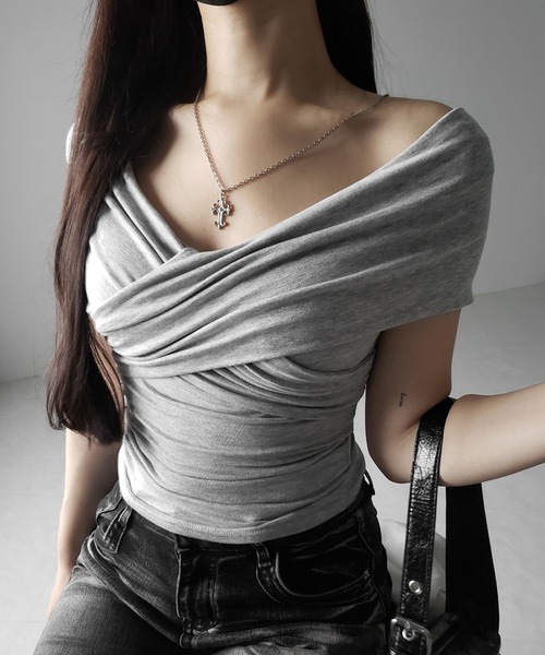 me+em select(ミームセレクト)の「【 2color 】オフショルドレープクロスギャザリングTシャツ /off shoulder draped cross gatherimg T-shirt(Tシャツ/カットソー・レディース・グレー/ブラック・FREE)」の22枚目の写真