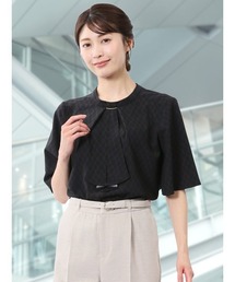 m.f.editorial（エムエフエディトリアル）の「【ストレッチ】m.f.エディトリアルレディース 金具付きボウタイ風 半袖プルオーバーブラウス（シャツ/ブラウス）」